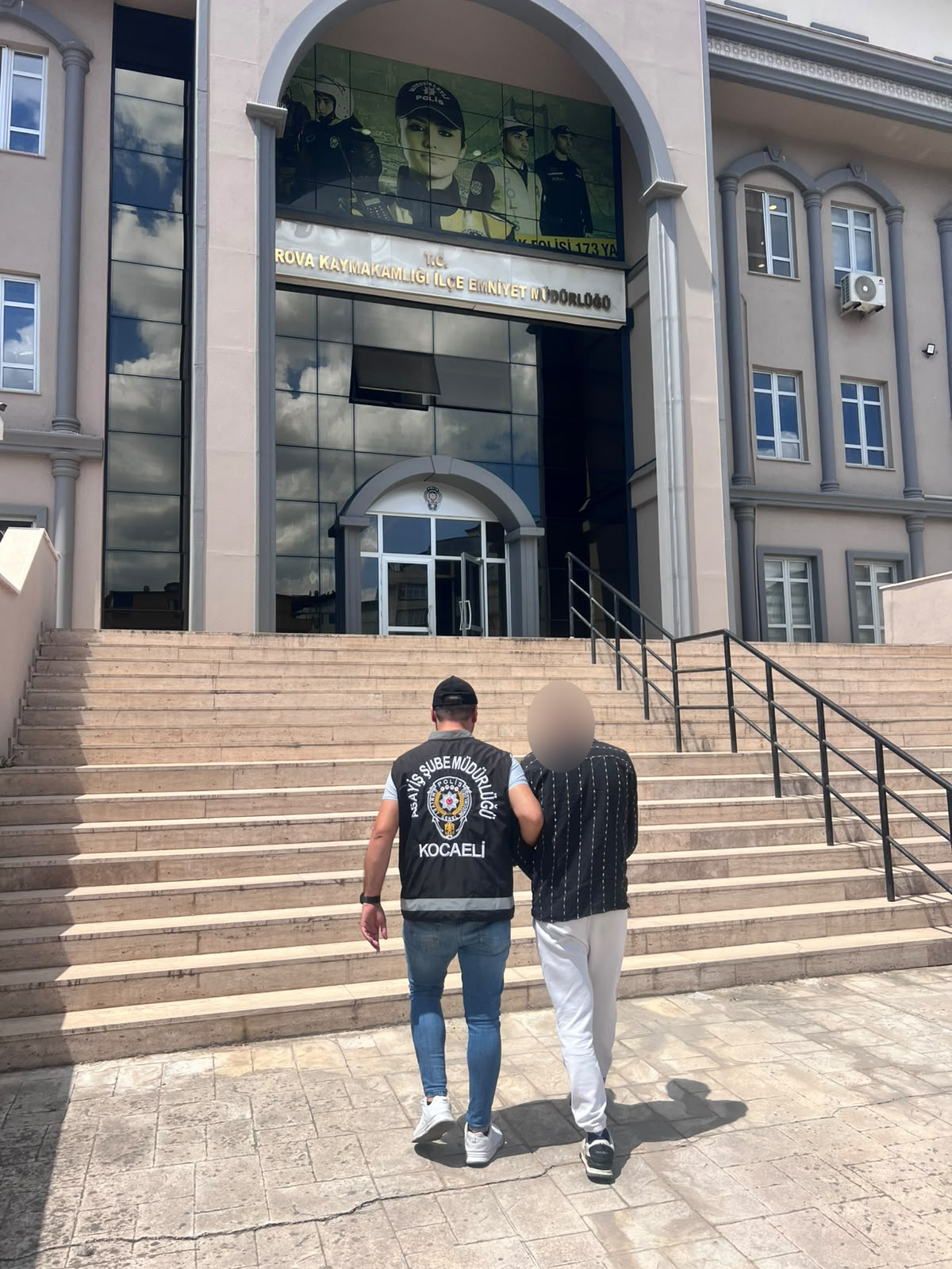Uyuşturucu Suçundan Aranan A.A. Çayırova'da Yakalandı