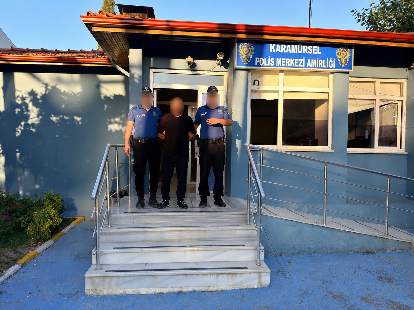 Karamürsel'de Dolandırıcılık Suçundan Aranan A.A. Yakalandı