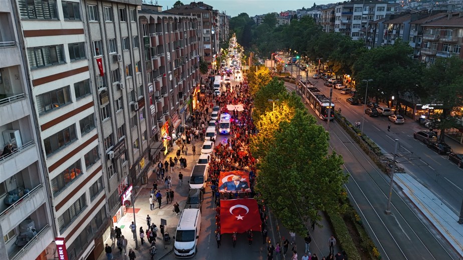 Kocaeli'de 19 Mayıs Coşkusu Sokakları Sarhoş Etti