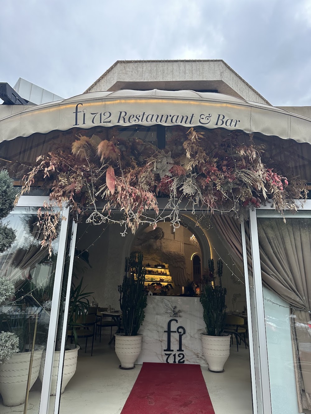 Fi 712 Restaurant