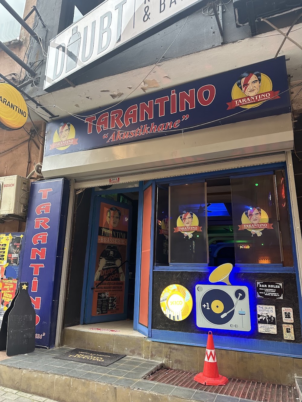Tarantino Pub
